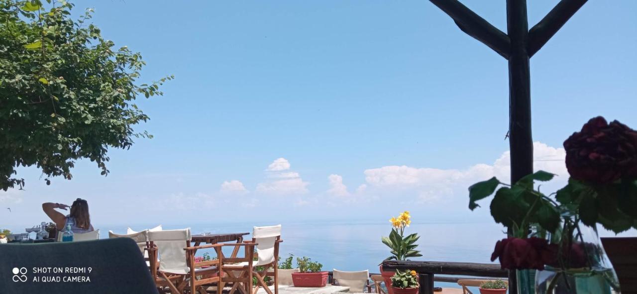 Enastron Guesthouse Palaios Panteleimonas Ngoại thất bức ảnh