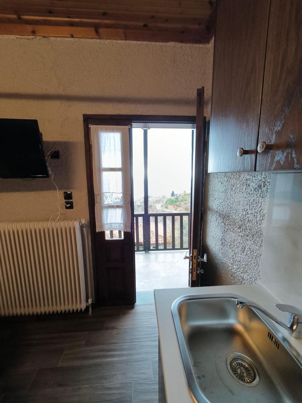 Enastron Guesthouse Palaios Panteleimonas Ngoại thất bức ảnh