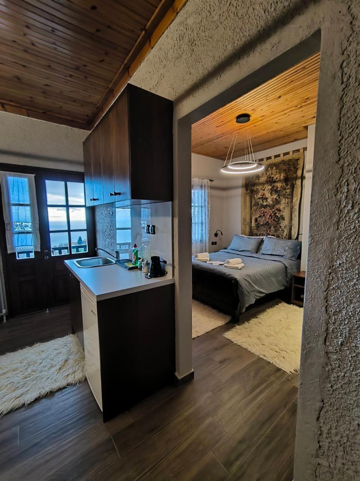 Enastron Guesthouse Palaios Panteleimonas Ngoại thất bức ảnh